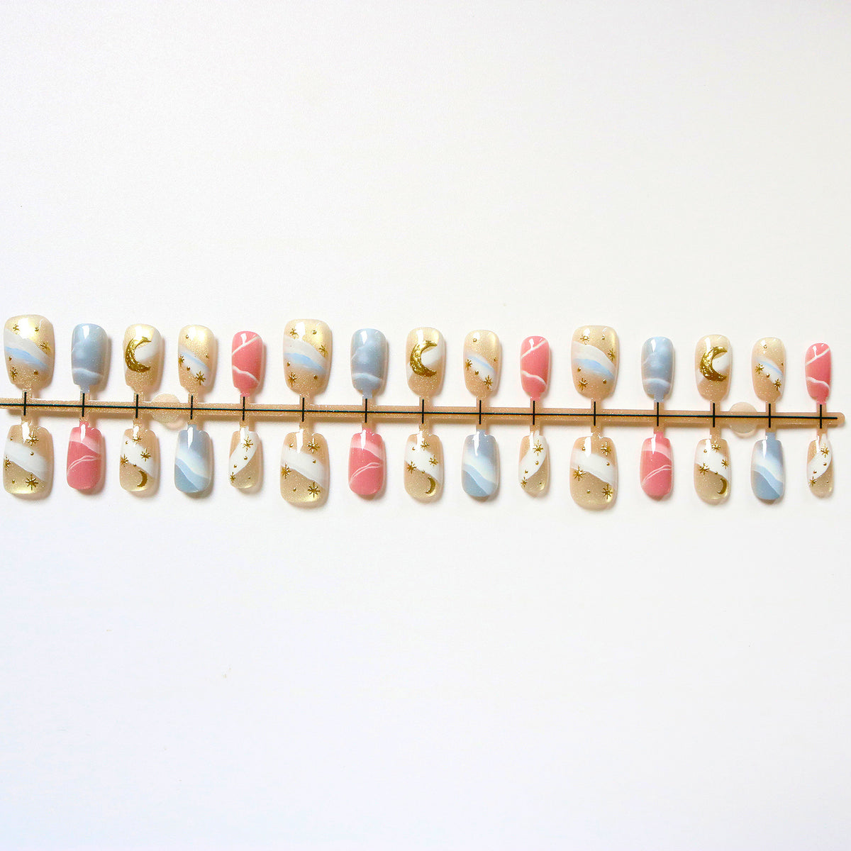 Himmlisch inspiriertes Press-On Nail Art Set