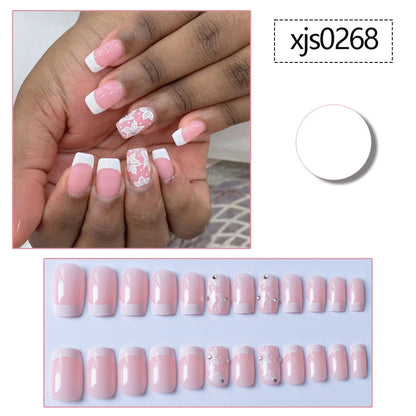 Elegantes florales Nagelkunstdesign