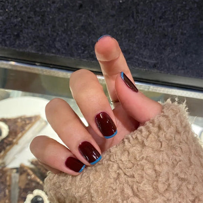 Kunstvolle Nagelverlängerungen mit elegantem Blattmuster Brehn