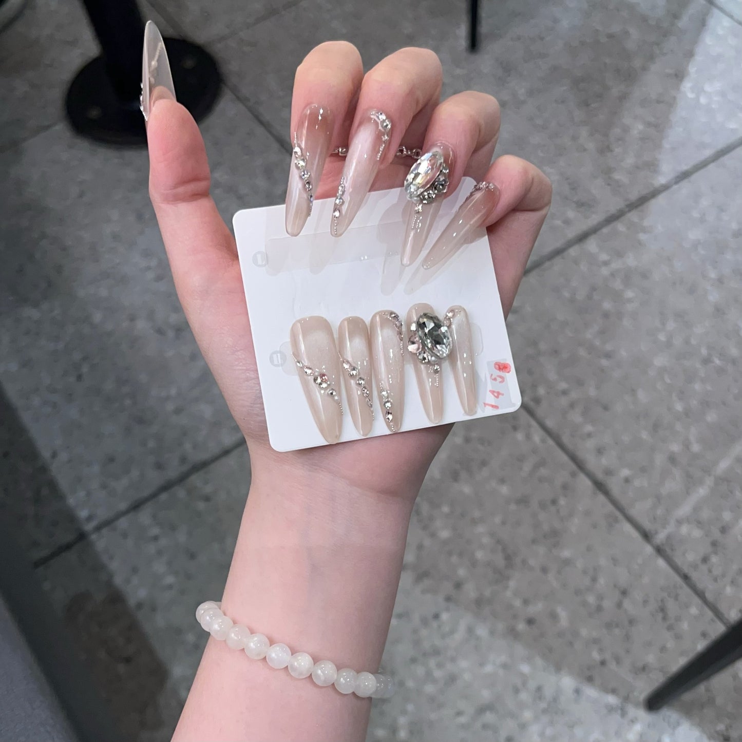 Glamouröse mit Strass verzierte Stiletto Press-On Nägel Brehn