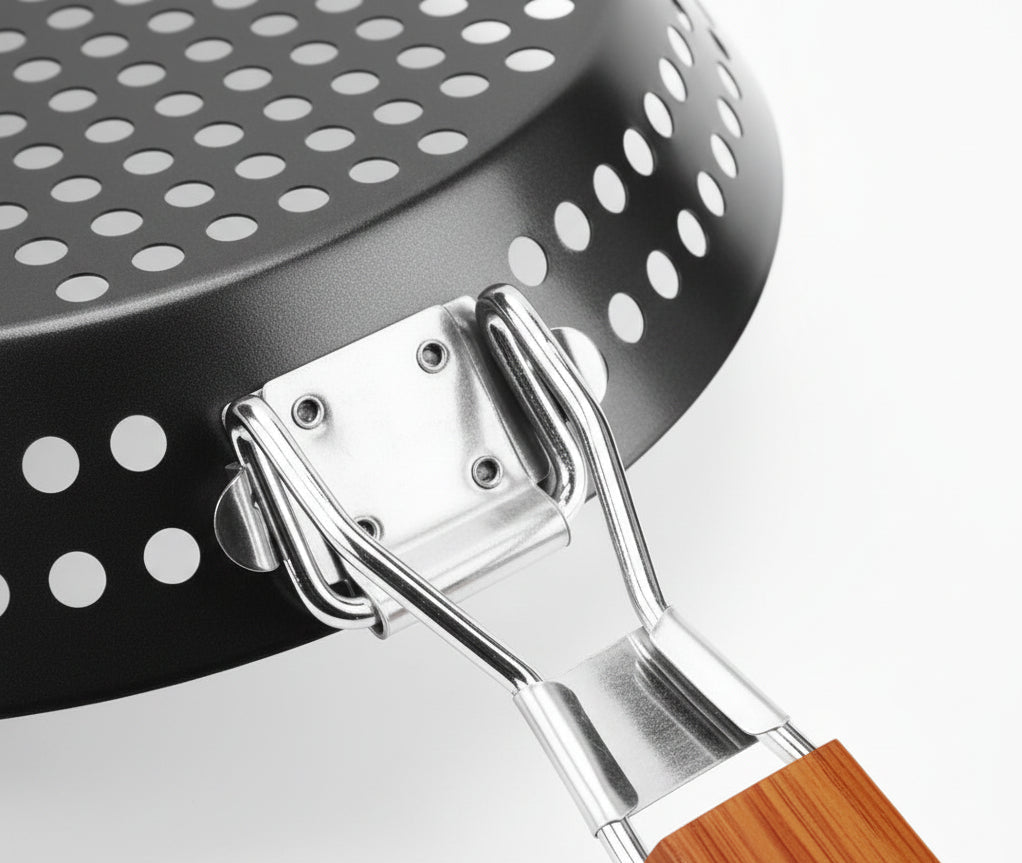 Perforierter Grillkorb Aus Stahl mit Klappbarem Holzgriff Brehn