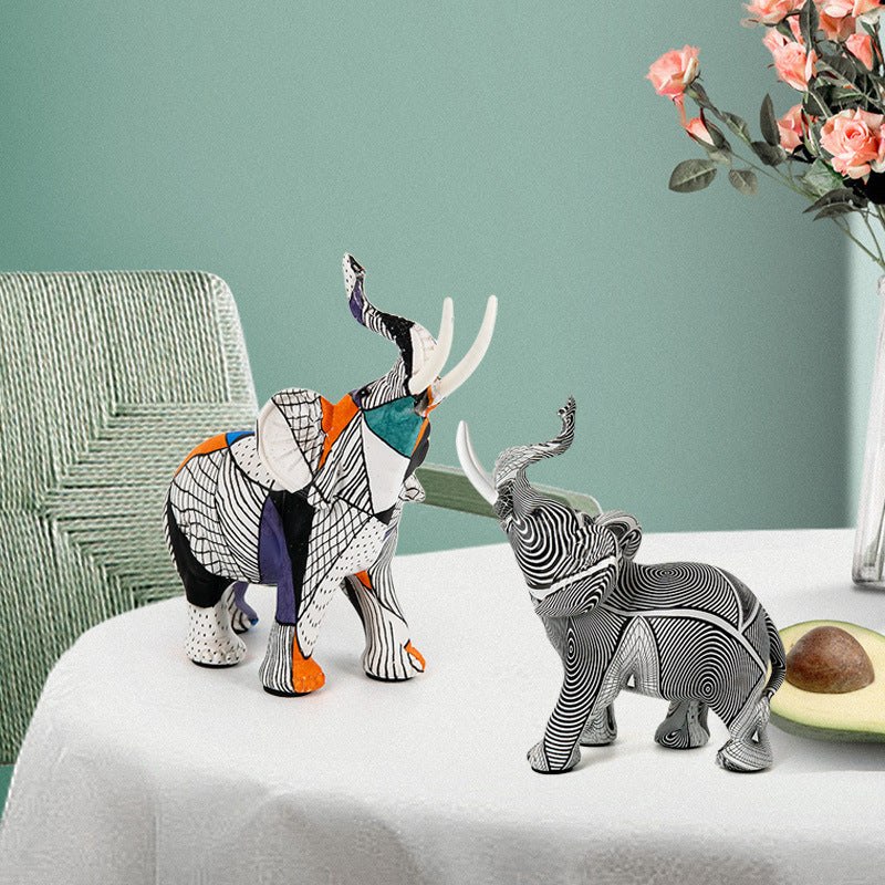 Kreative Elefantenfigur mit farbenfrohem Design Brehn