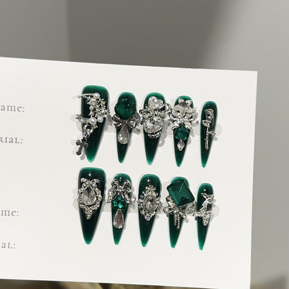 Elegante mit Edelsteinen verzierte Press-On Nägel