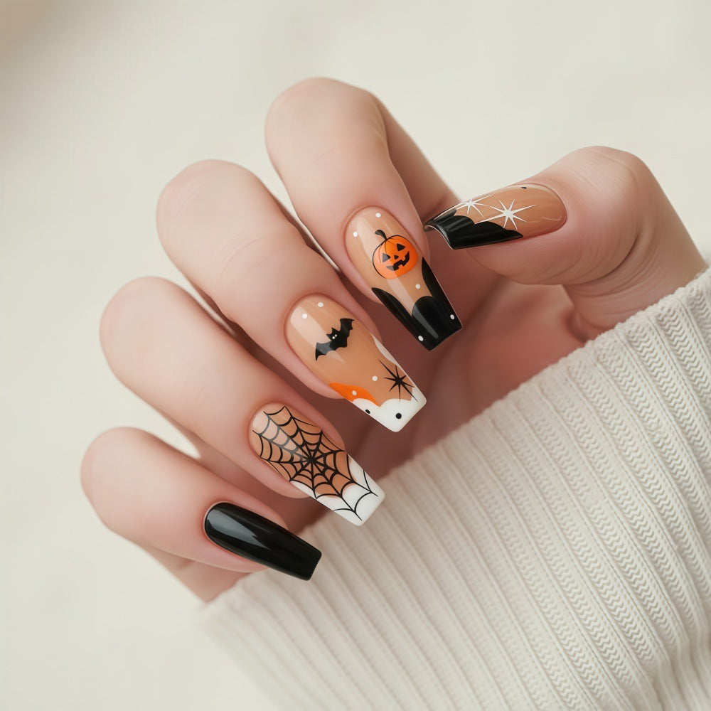 Kreatives Halloween-Nageldesign Brehn