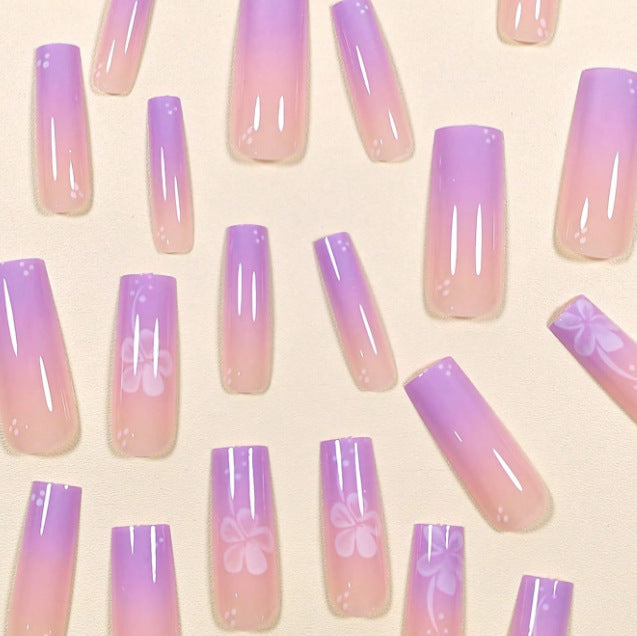 Künstlerische florale Ombre-Nagelspitzen Brehn