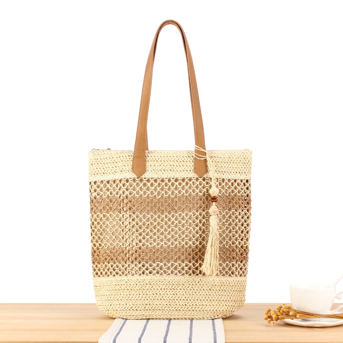 Handtasche Aus Handgewebtem Naturmaterial mit Eleganten Tassel-Details Brehn