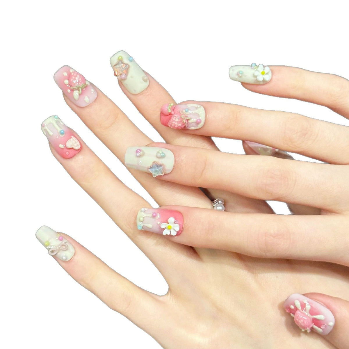 Dekoratives Press-On Nail Art Set mit einzigartigen 3D Charms Designs