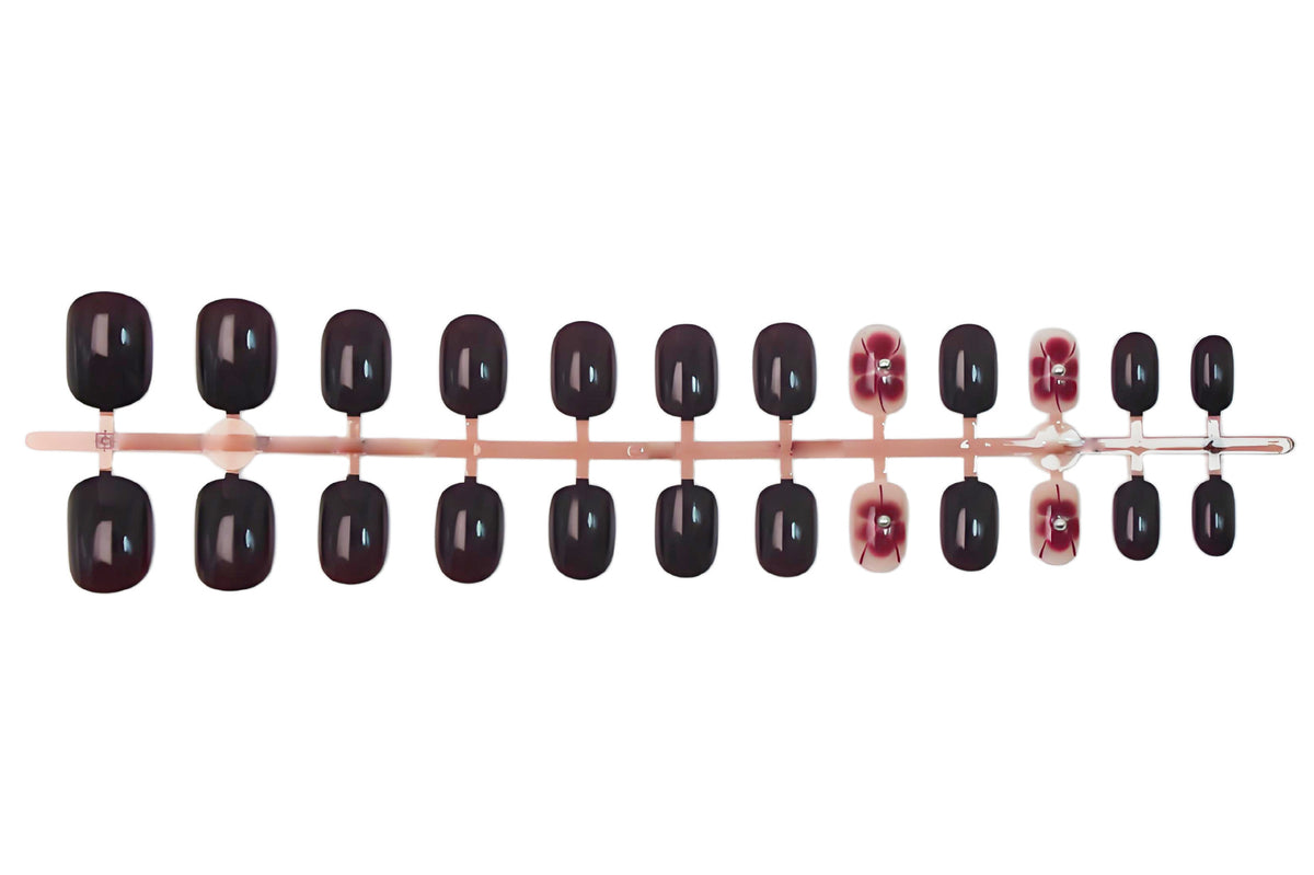 Kunstnagelset mit eleganten Blumendekoren Brehn