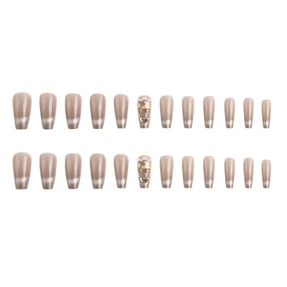 Kunstnagelset mit glamourösen Gold- und Glitzerakzenten Brehn
