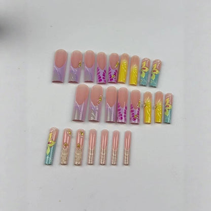 Dekorative Nagelkunst