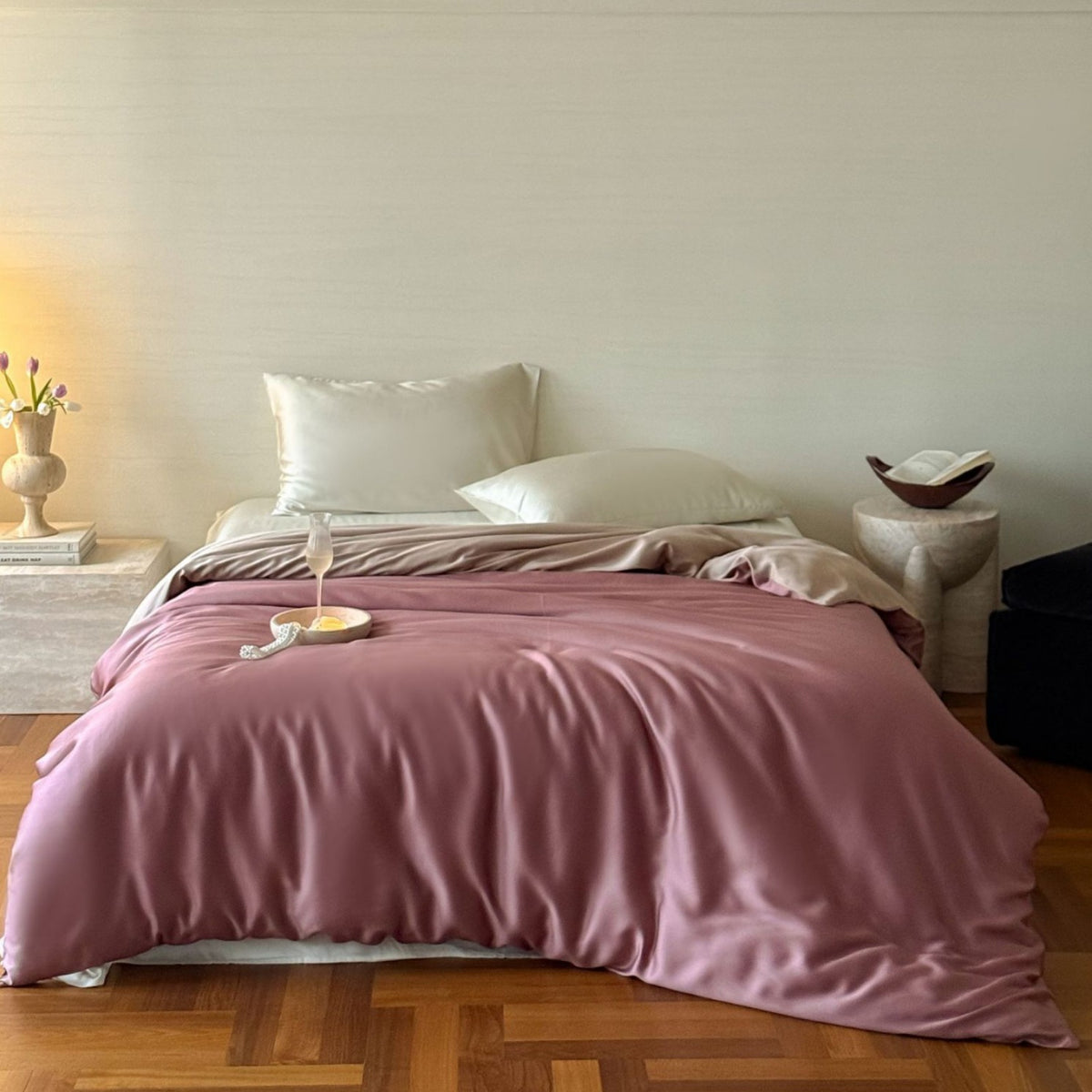 Luxuriöses Satin-Bettwäscheset mit seidig-glatter Oberfläche, Wendefunktion und Hotelverschluss