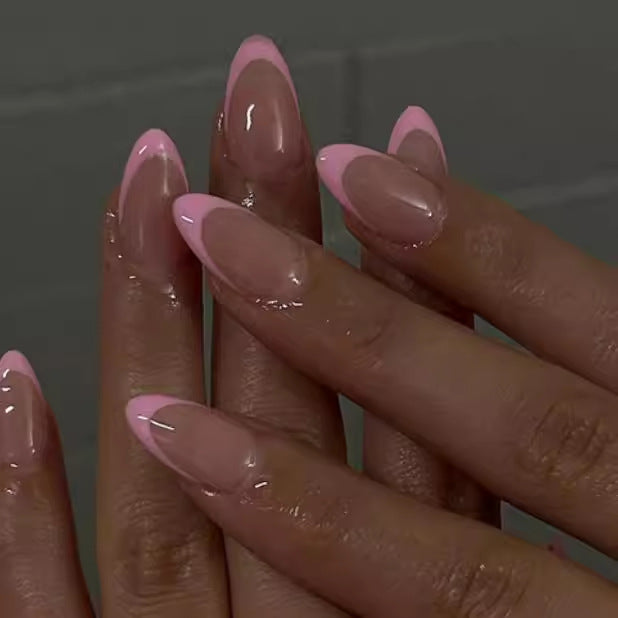 Luxus Kunstnagelspitzen mit elegantem französischen Design Brehn