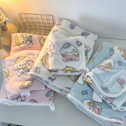 Kuscheldecke mit Verspieltem Tiermotiv Brehn