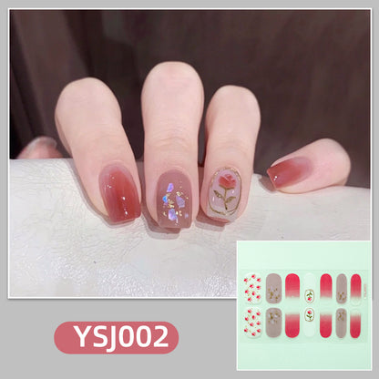 Kunstvolle Nagelverzierung mit Glitzerdetails Brehn