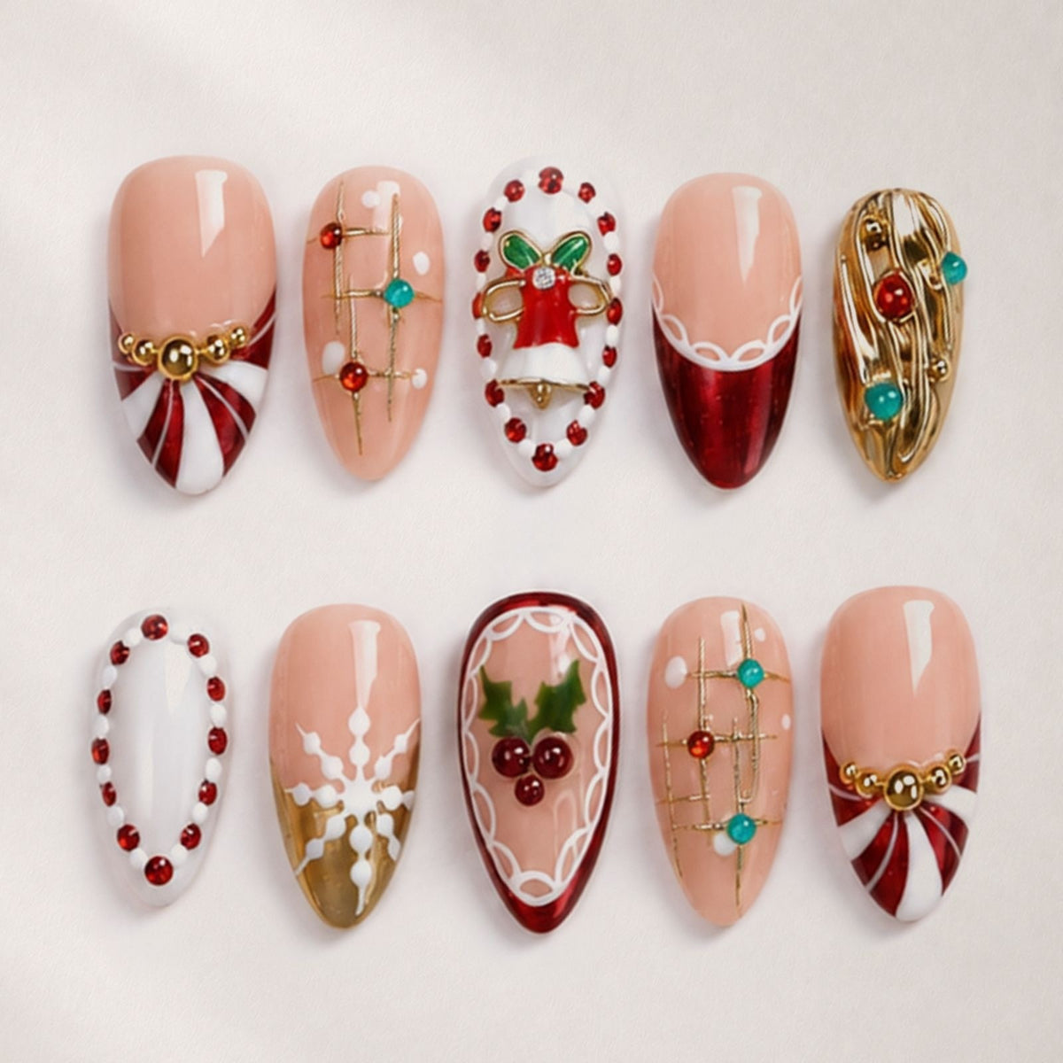 Festliche Kunstnägel mit Weihnachtsmotiven Brehn