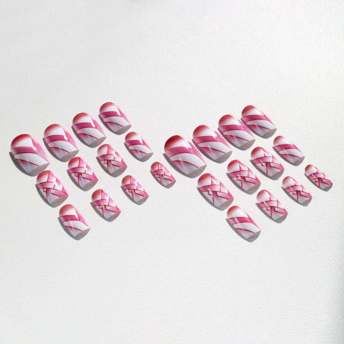 Künstlerische Geometrische Nagelkunst Designs