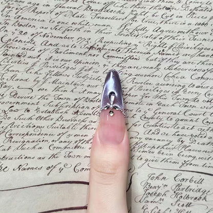 Dekorative Nagelkunst