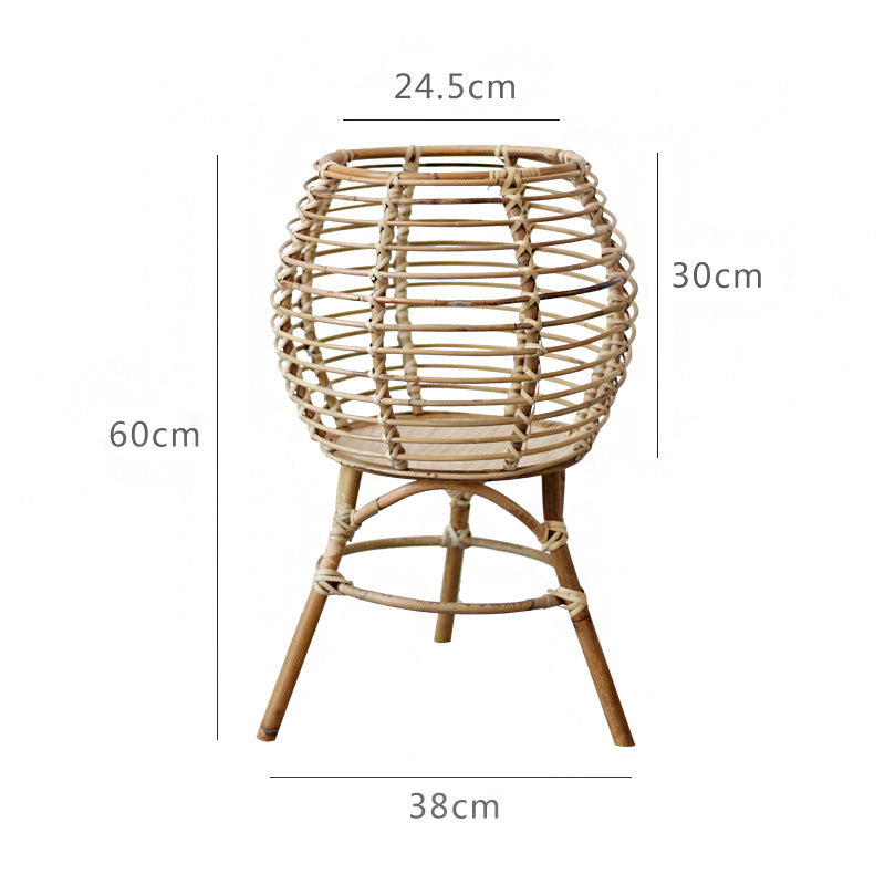 Handgefertigter Rattan-Hocker Brehn