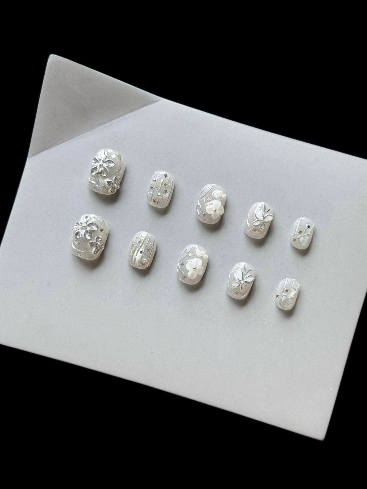 Künstlerische Floral Press-On Nagelkollektion  1791772956