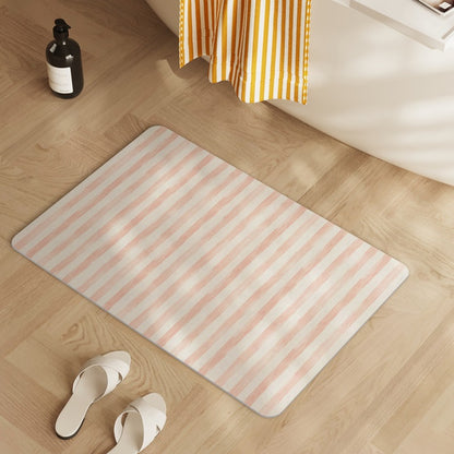 Stylische gestreifte Badematte