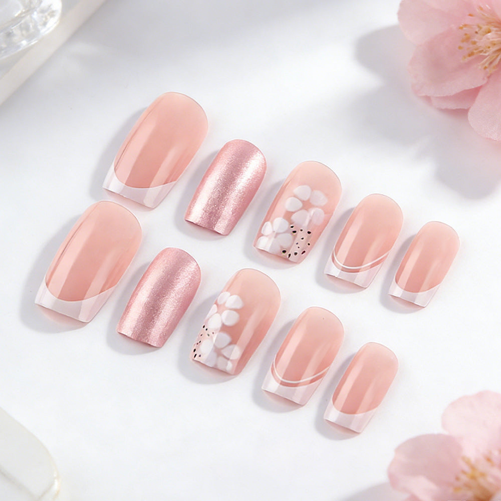 Künstlerisches Press-On-Nageldesign Brehn