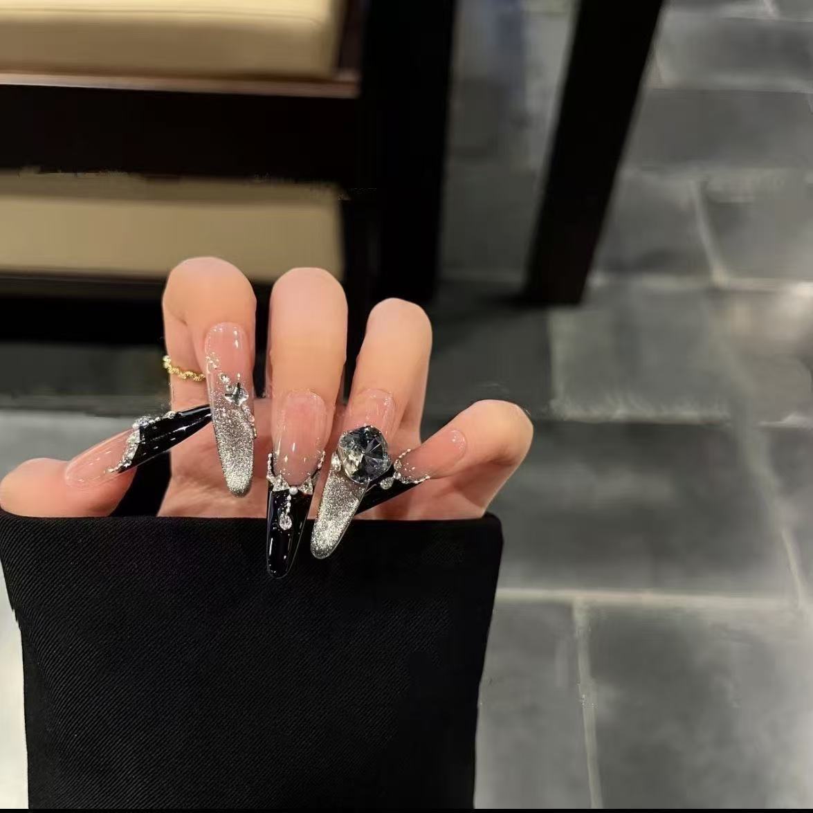 Elegante Stiletto Nagelkunst Verlängerungen Brehn
