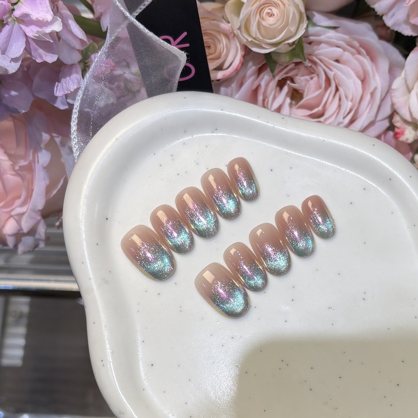 Künstliche Nagelspitzen mit Schimmerndem Ombre-Effekt Brehn