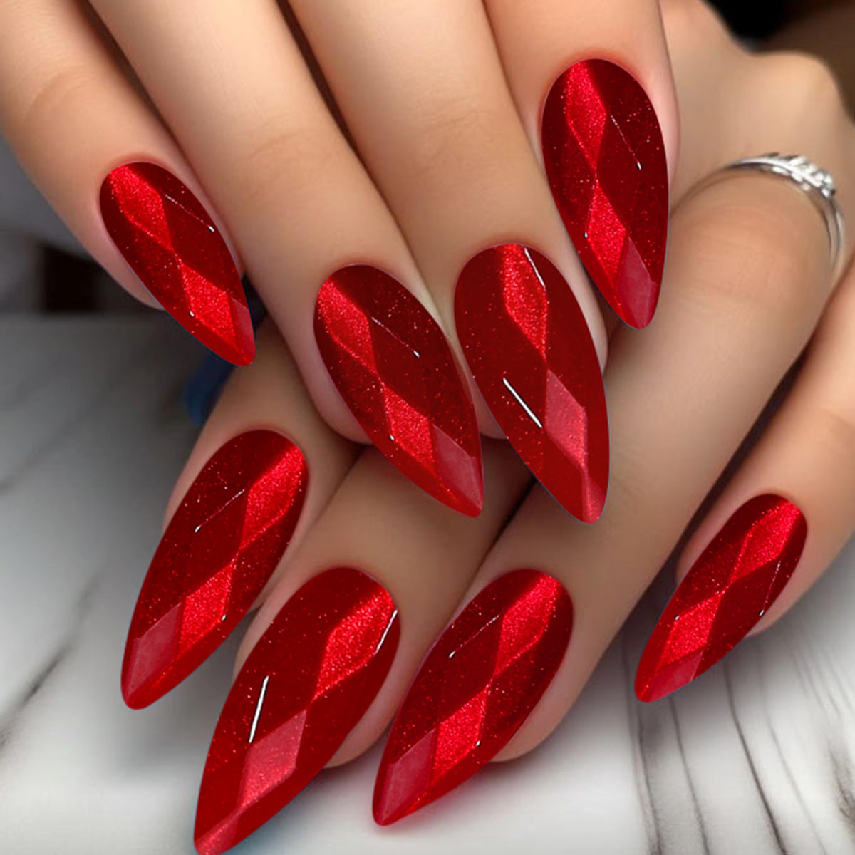 Glamouröse Stiletto-Nagelkunst-Erweiterungen Brehn
