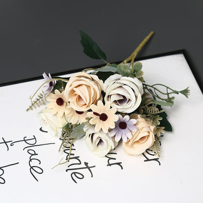 Dekorative Blumenarrangement für Tischdisplay