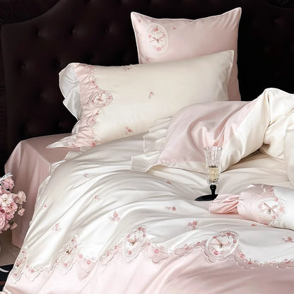 Luxuriös Gesticktes Satin Bettwäsche Set mit Dekorativem Kopfkissen & Rüsche Kissenbezügen