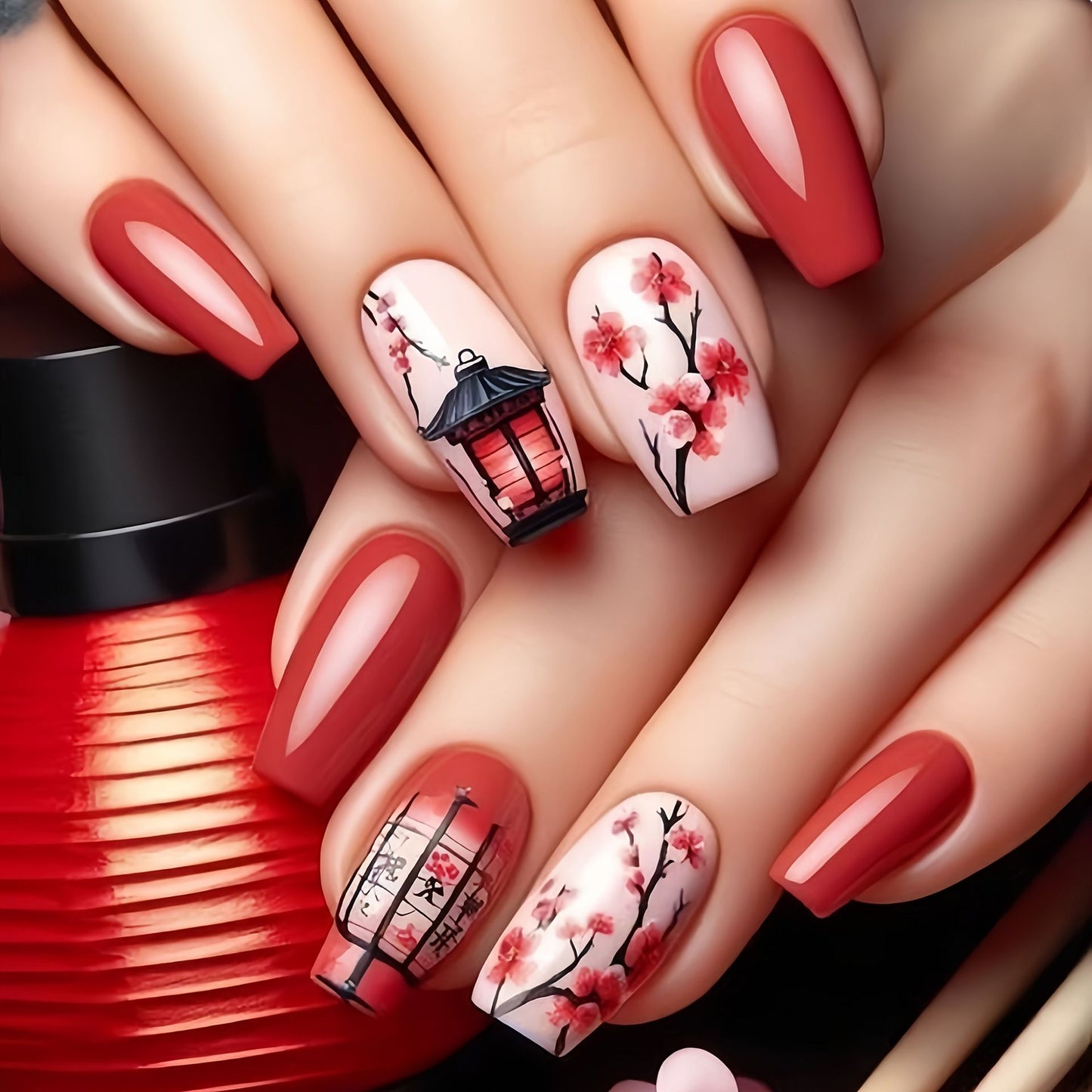 Elegante Nagelkunst mit Schwarz-Weiß-Kontrast Brehn