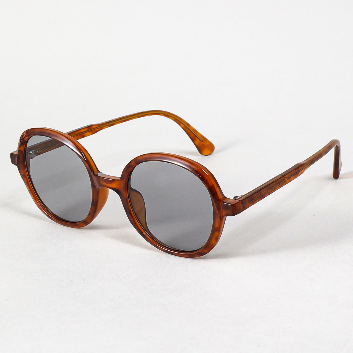 Damen modische Sonnenbrille mit robustem und stylischem Rahmen Brehn