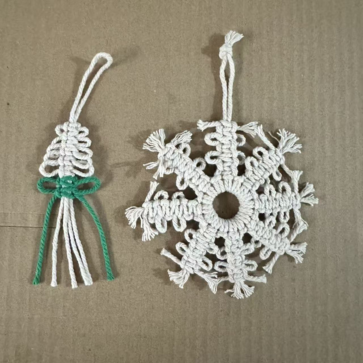 Dekorative Makramee- ornament Brehn