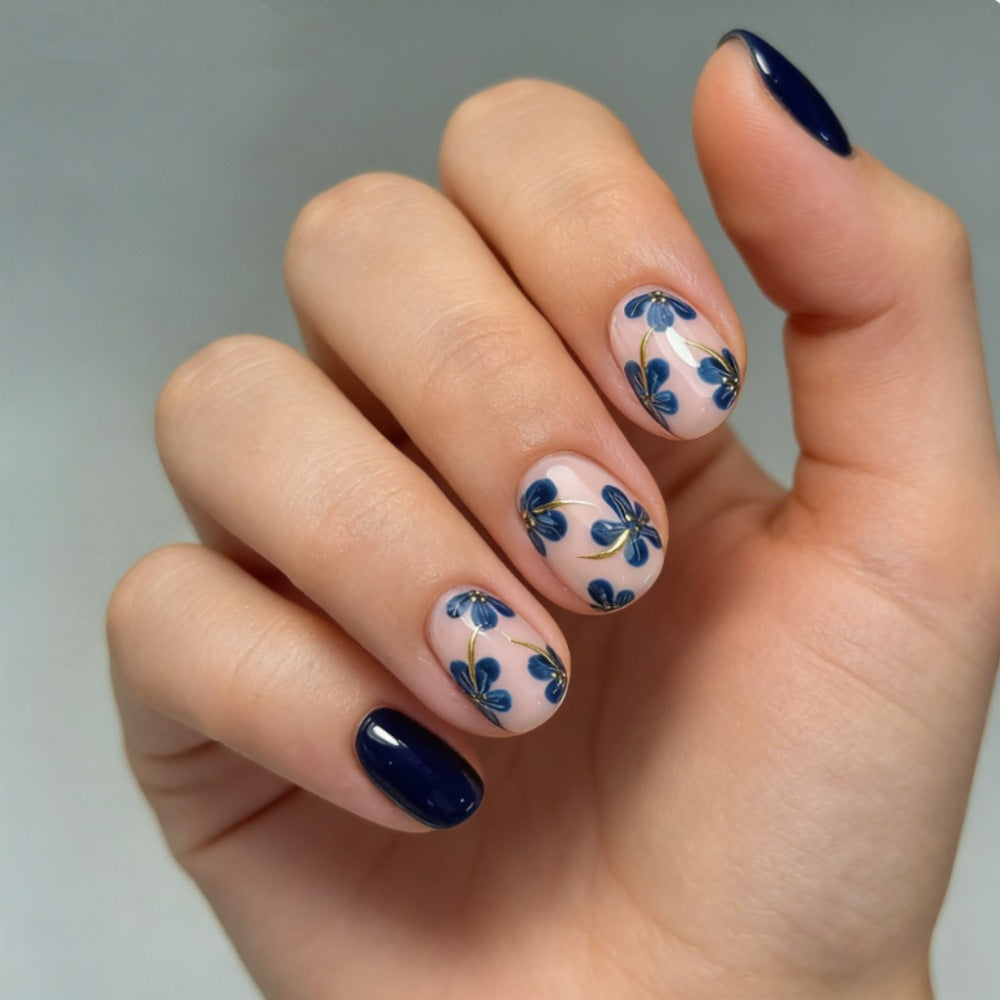 Kunstnägel Set mit Floralen Motiven und Glanz Brehn