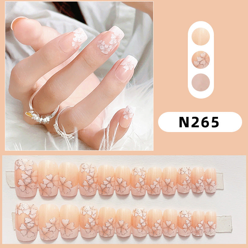 Premium Floral Nageldesign