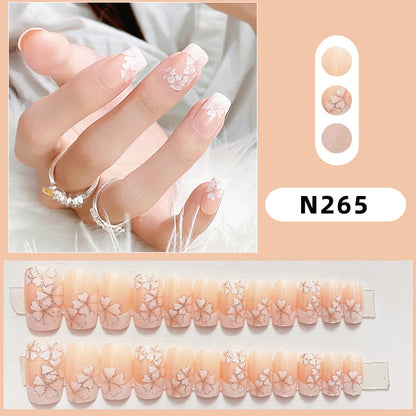 Premium Floral Nageldesign