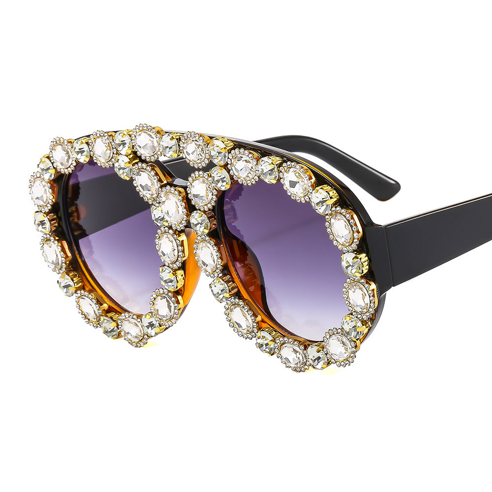 Damen Glamouröse Statement-Sonnenbrille mit auffälligem Kristallrahmen Brehn
