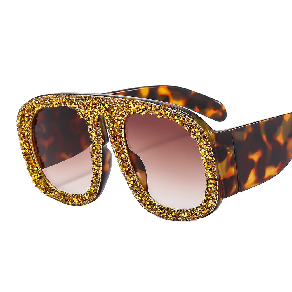 Damen auffällige Sonnenbrille mit Kristallverzierung Brehn