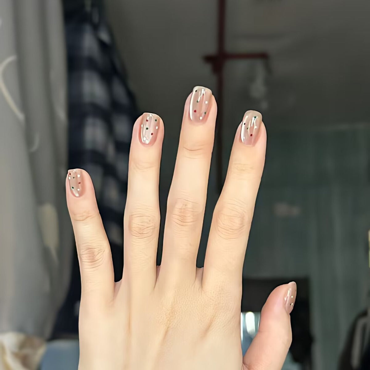 Trendige Kunstnägel mit Glitzer-Effekten Brehn