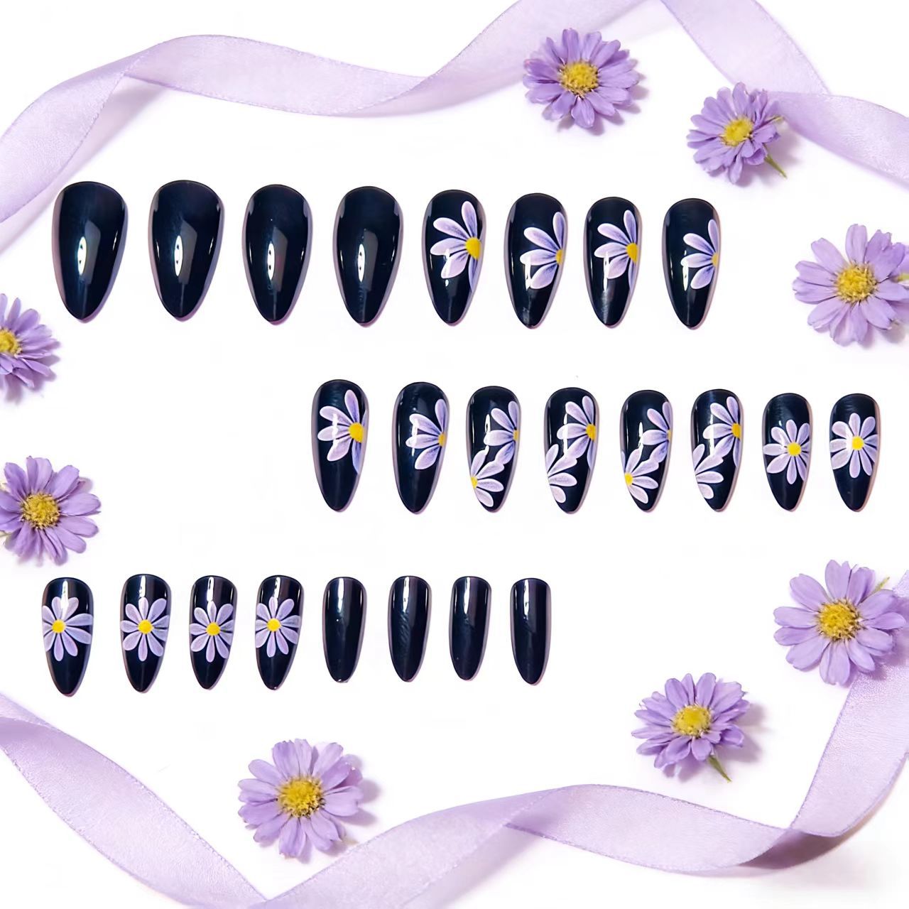 Kunstnägel mit Floralen Motiven und Elegantem Design Brehn
