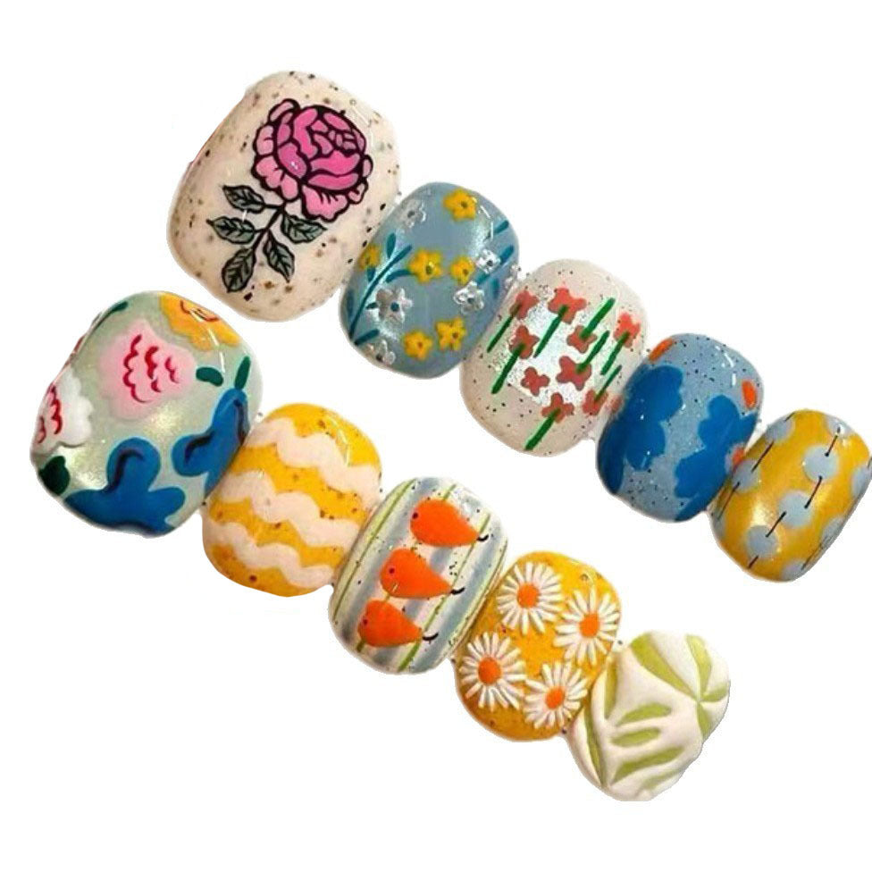 Künstlerisches Blumen- und naturinspiriertes Nageldesign-Set Brehn
