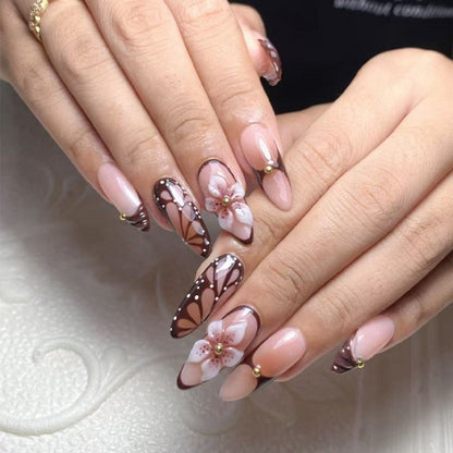 Kunstnagelset mit exquisiten floralen Motiven Brehn