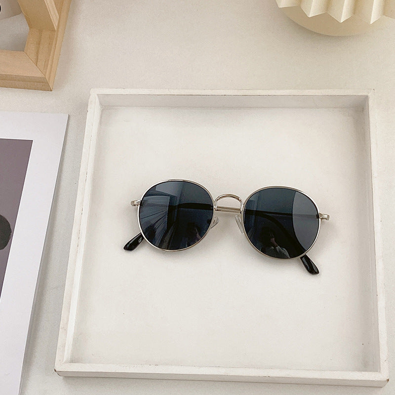 Modische Runde Sonnenbrille mit Goldener Fassung Brehn