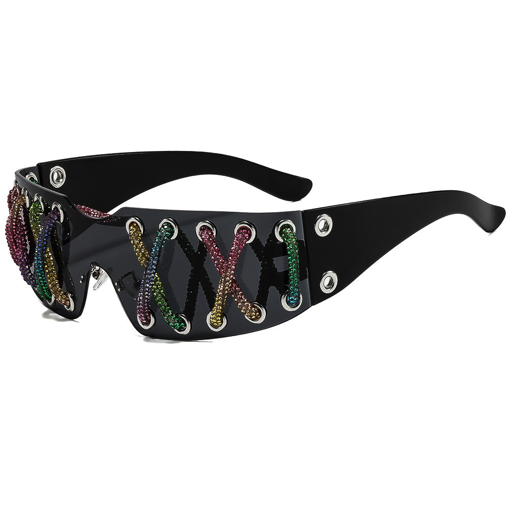 Damen futuristische Design-Sonnenbrille mit einzigartigem Dekor Brehn