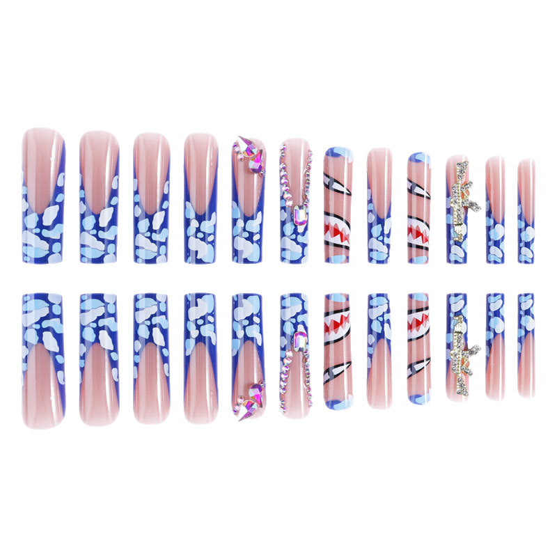 Künstlerische Stiletto-Nageldesigns