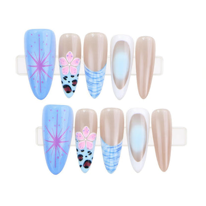 Künstlerisches Stiletto Press-On Nagelset mit floralen und abstrakten Mustern Brehn