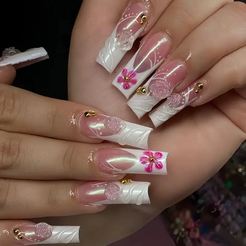 Dekorative lange Press-On-Nagelverlängerungen Brehn