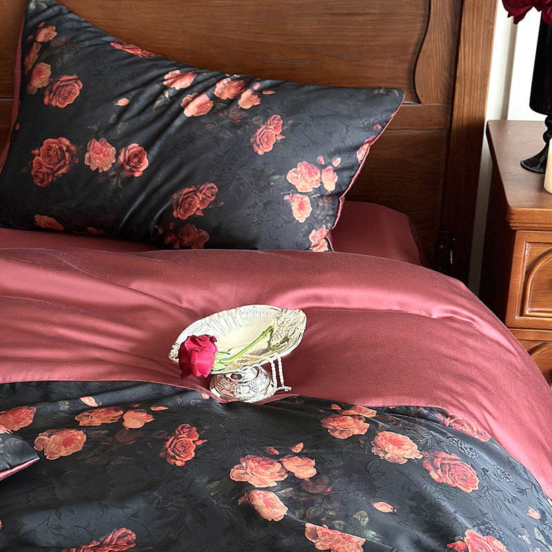 Luxuriöse Satin-Bettwäsche-Garnitur mit Rosenmuster und wendbarem Bezug