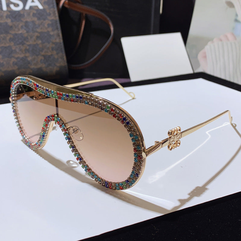 Damen Glamouröse Oversized-Sonnenbrille mit strassbesetzten Akzenten Brehn