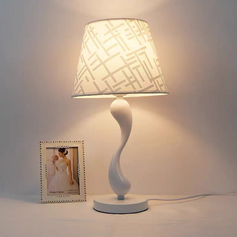 Zeitgenössische Spiral-Stehlampe